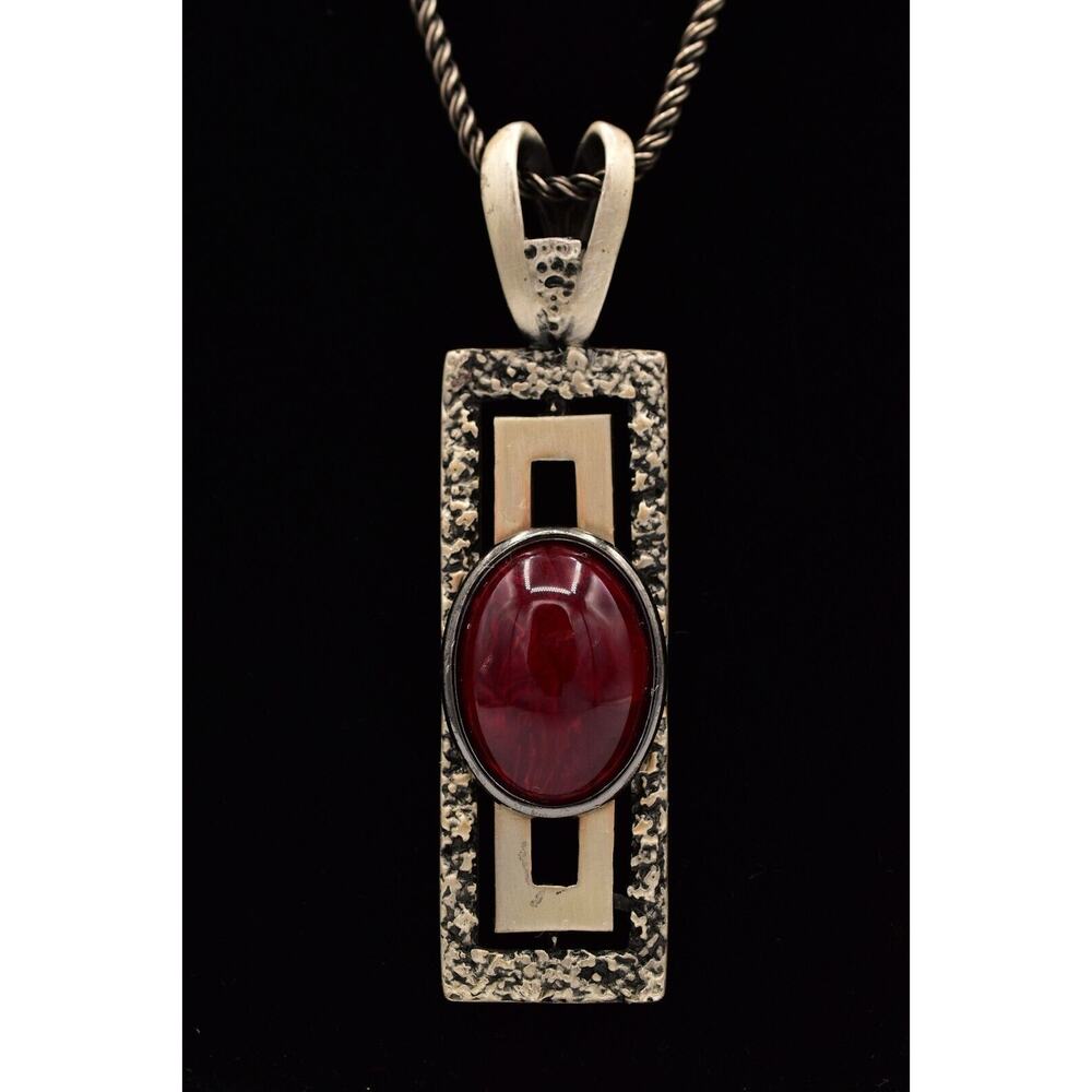 Vintage Cabochon Pendant Necklace Maroon Stone Pewter Made Canada Signed BinBC - Picture 3 of 12